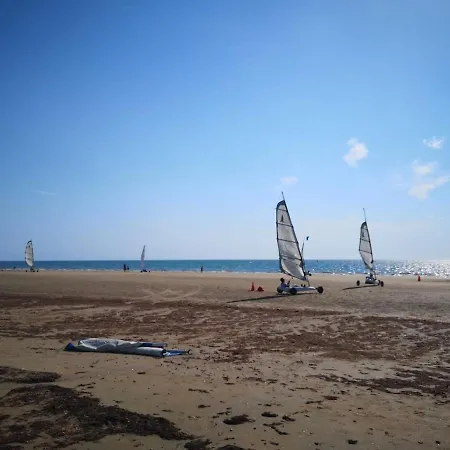 Maison Avec Fauteuil Suspendu Et Lit De Jour Pres De La En Vendee * Bouin (Vendee)
