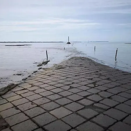Maison Avec Fauteuil Suspendu Et Lit De Jour Pres De La En Vendee * Bouin (Vendee)