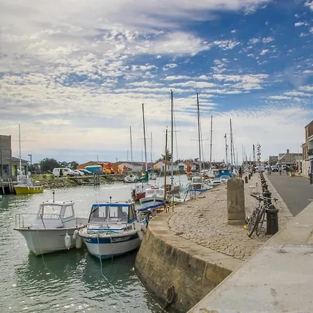Maison Avec Fauteuil Suspendu Et Lit De Jour Pres De La En Vendee *