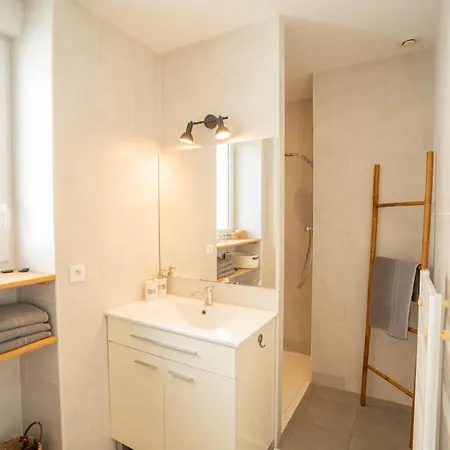 Maison Avec Fauteuil Suspendu Et Lit De Jour Pres De La En Vendee