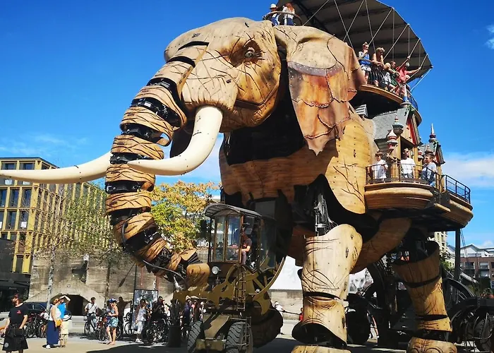 Maison Avec Fauteuil Suspendu Et Lit De Jour Pres De La En Vendee Дом отдыха *