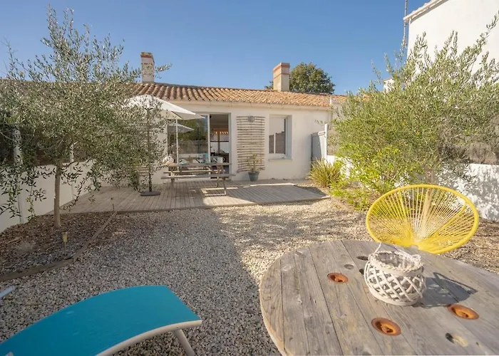 Maison Avec Fauteuil Suspendu Et Lit De Jour Pres De La En Vendee Дом отдыха *