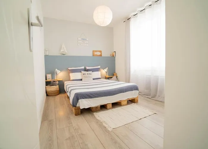 Maison Avec Fauteuil Suspendu Et Lit De Jour Pres De La En Vendee Дом отдыха *