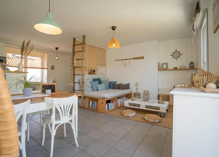 Дом отдыха Maison Avec Fauteuil Suspendu Et Lit De Jour Pres De La En Vendee