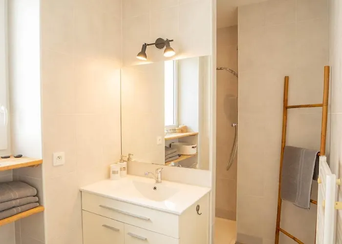 Maison Avec Fauteuil Suspendu Et Lit De Jour Pres De La En Vendee