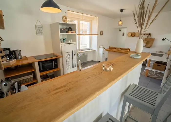 Maison Avec Fauteuil Suspendu Et Lit De Jour Pres De La En Vendee * Буэн